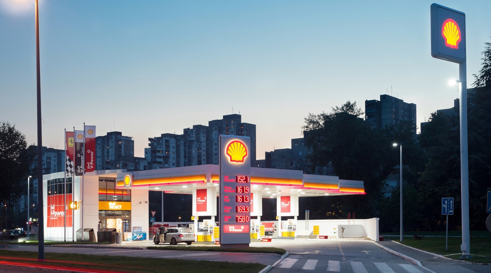 INTERVIEW OF THE MONTH: CORAL SRB-SHELL LICENSEE - Hellenic Business ...